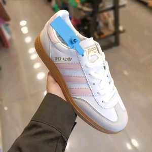 Adidas Speziale handball 🩷 disponible, best quality 🥇pointure :36/37/38/39/40
prix en promo 🔥livraison disponible 58wilaya 🚛